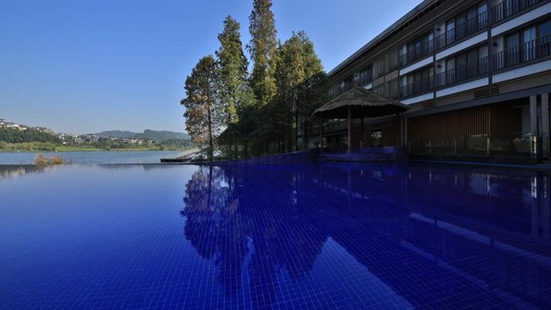 研学旅行作为一种新型的教育方式，其费用构成相对复杂，主要包括以下几个方面：